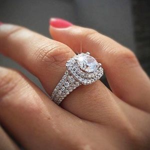 NEW 18k White Gold Diamond Halo Wedding Ring